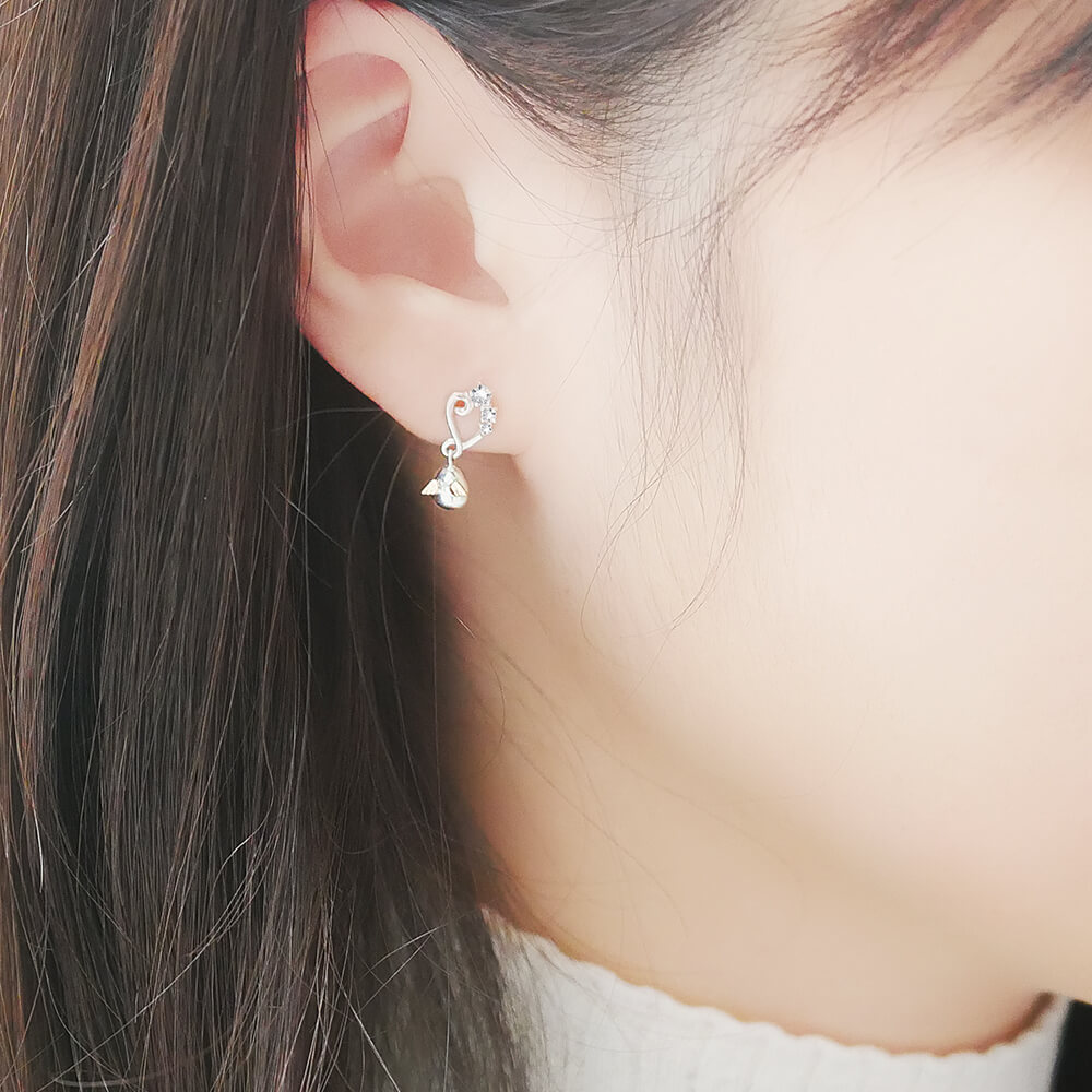 天使の卵 カールハートピアス