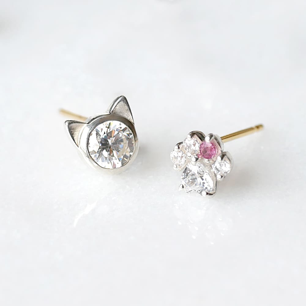 選べる誕生石】ネコ＆にくきゅう アシンメトリーピアス【MIE3131BS】