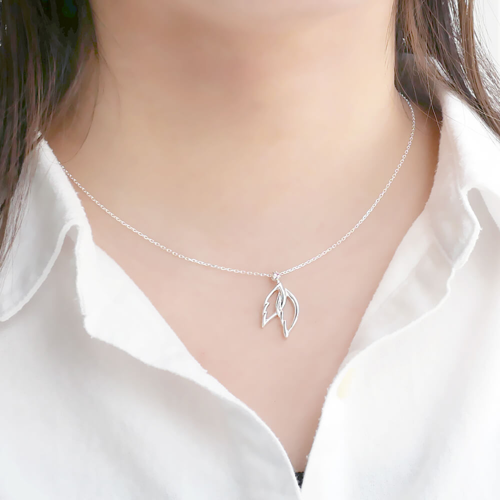羽デザインネックレス