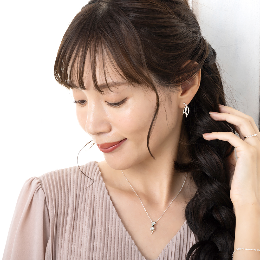 誕生石羽ピアス