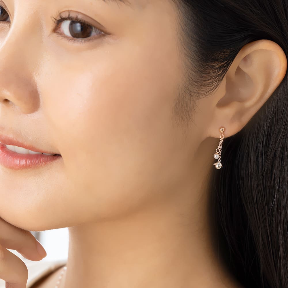 揺れるK10ピンクゴールドチェーンパールピアス｜天使の卵 輝く天使の羽